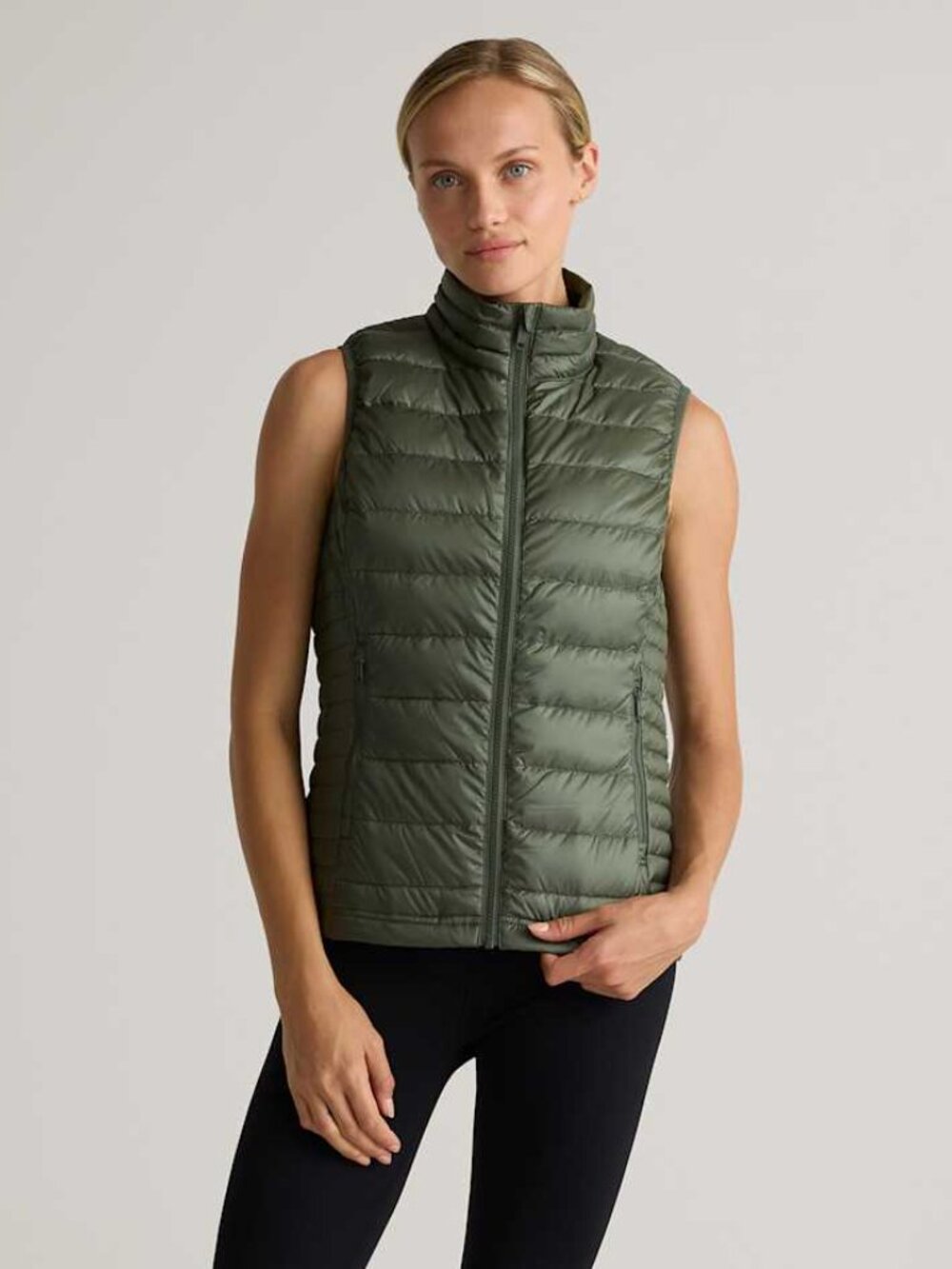 QUINCE Lightweight Down Packable Puffer Vest in Loden Forest Green Women's L